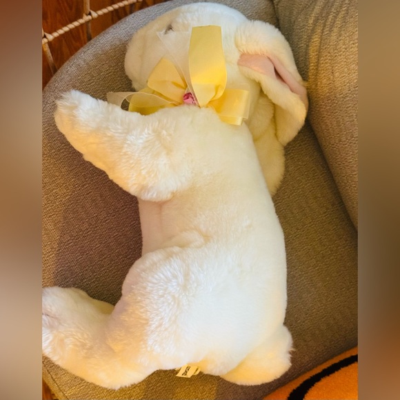 Commonwealth Novelty Toys Plush Cuddly Love Bunny - Picture 4 of 7